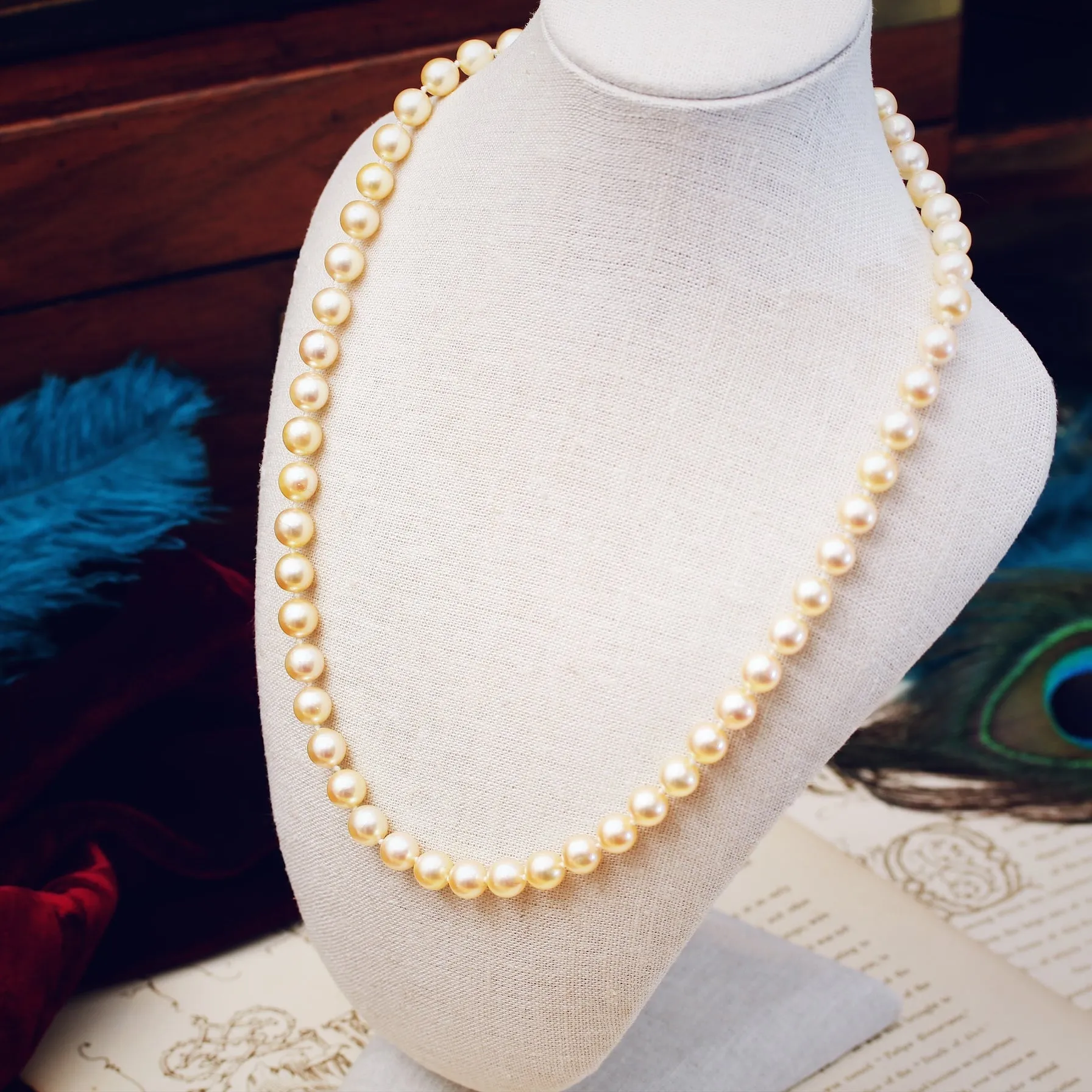 Creme de la Creme Vintage Cultured Pearl Necklace