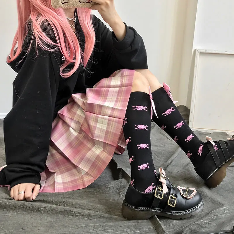 LOLITA BOW DARK SKULL KNEE JK SOCKS BY52205